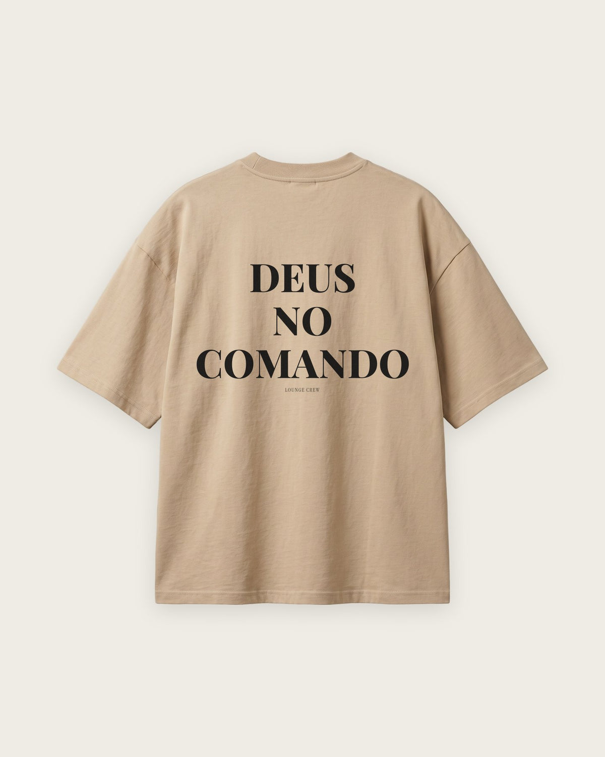 Camiseta Oversized “Deus no Comando” — Areia