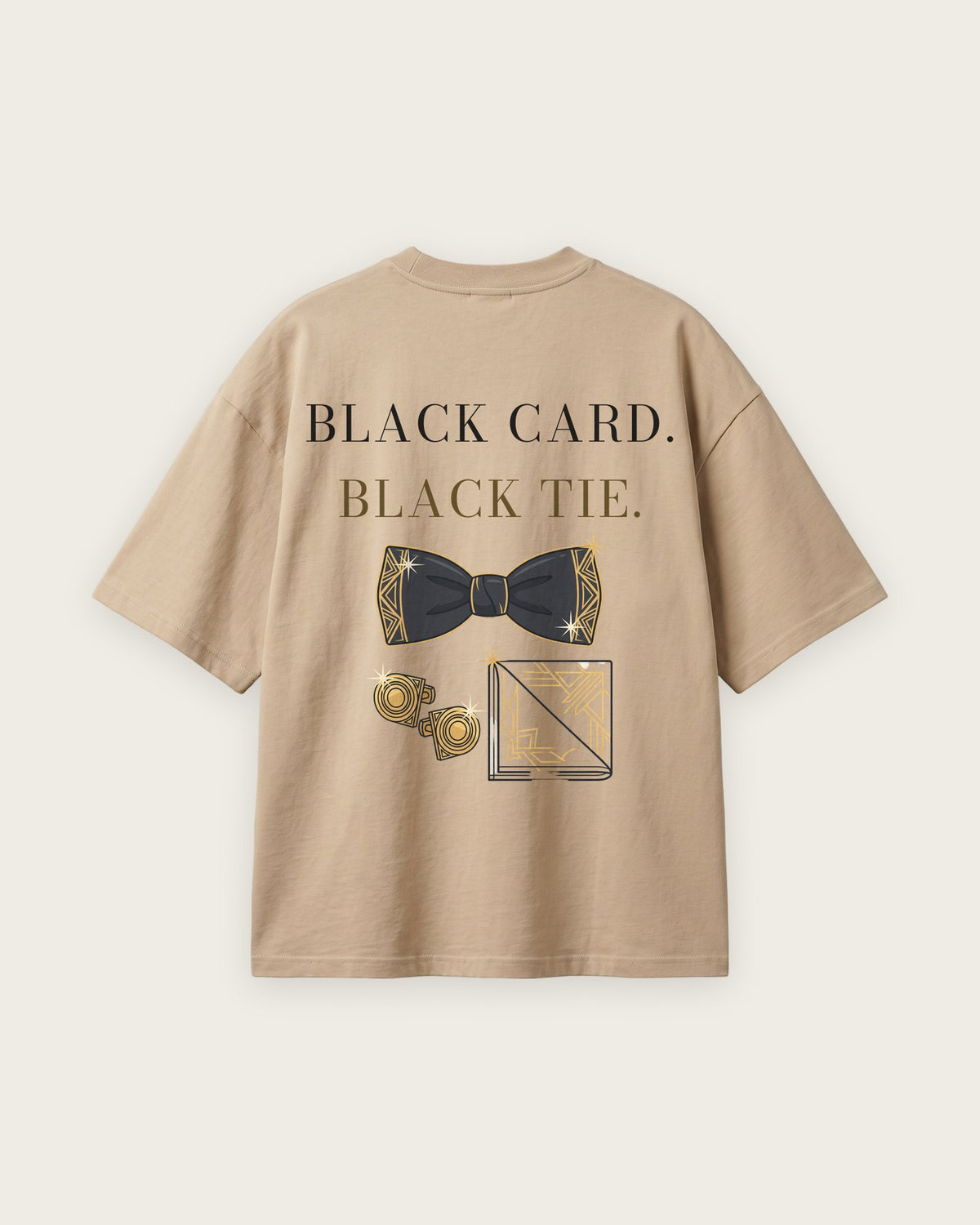 Camiseta Oversized “Black Card, Black Tie” — Areia