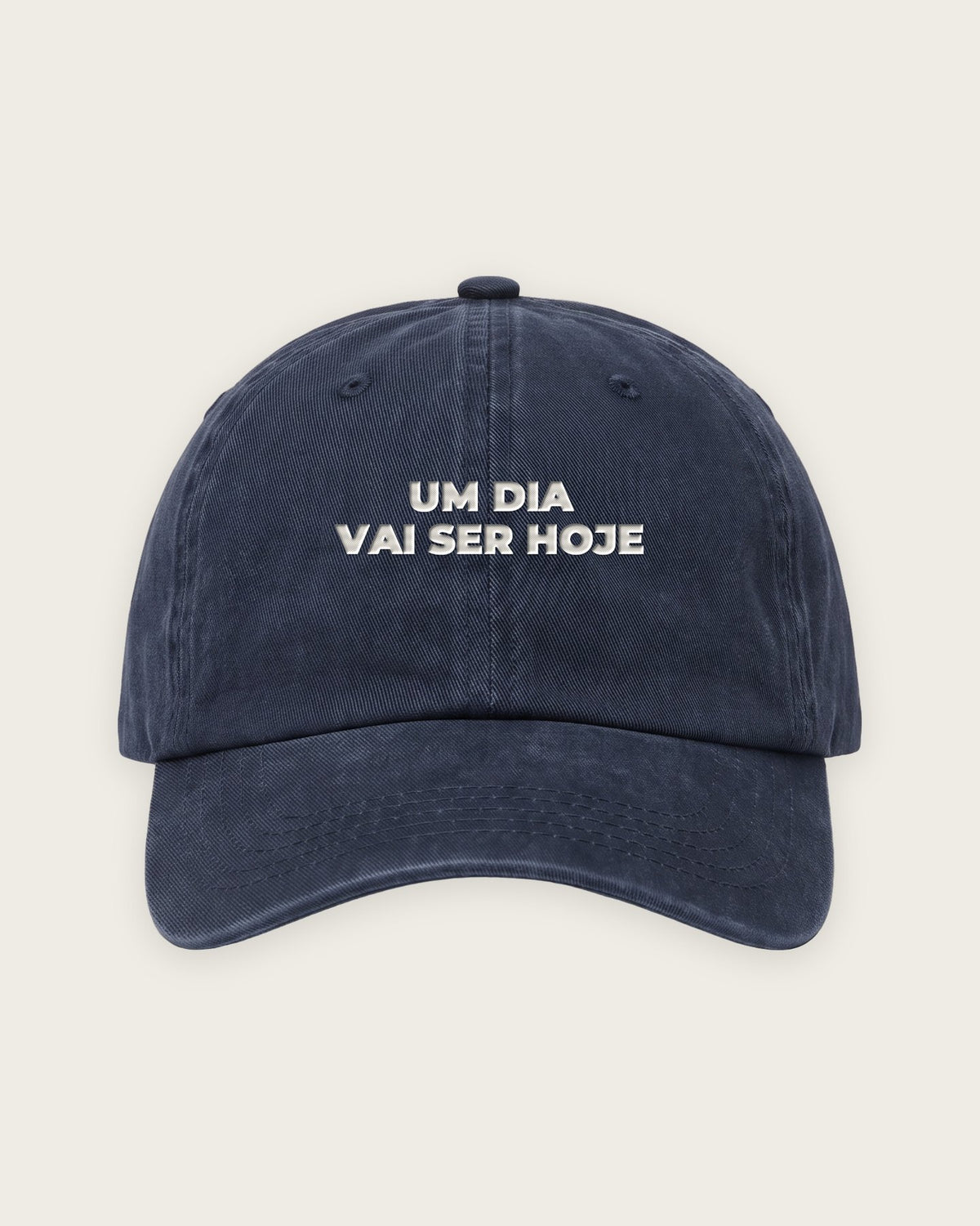 Boné Dad Hat “Um Dia Vai Ser Hoje” — Marinho