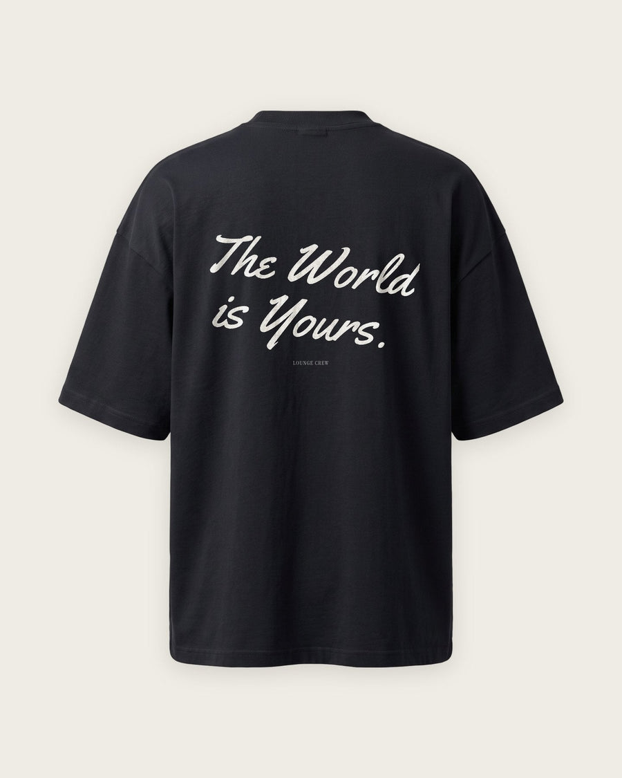 Camiseta Oversized “The World Is Yours”