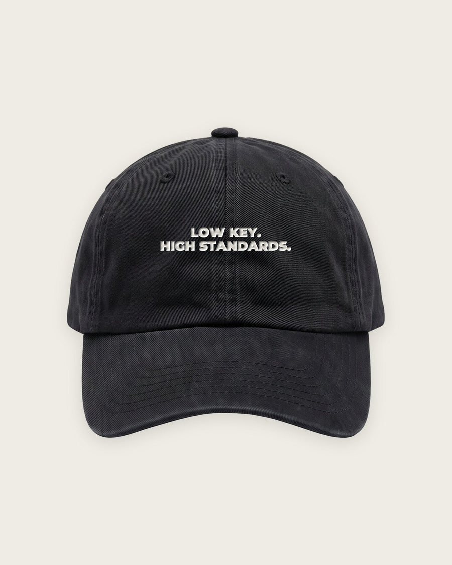 Boné Dad Hat “Low Key, High Standards”