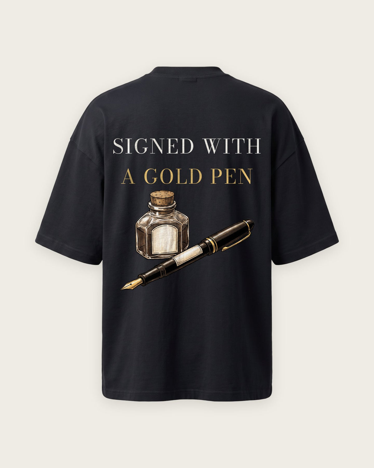 Camiseta Oversized “Signed With a Gold Pen” — Preto