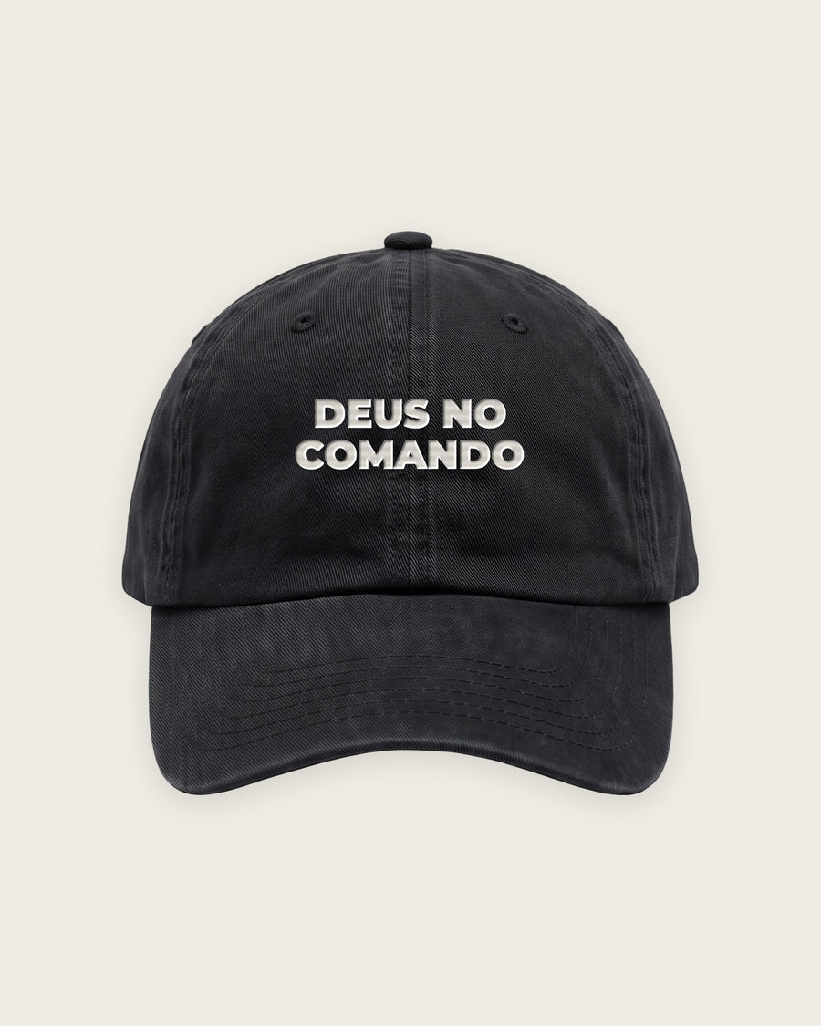 Boné Dad Hat “Deus no Comando”