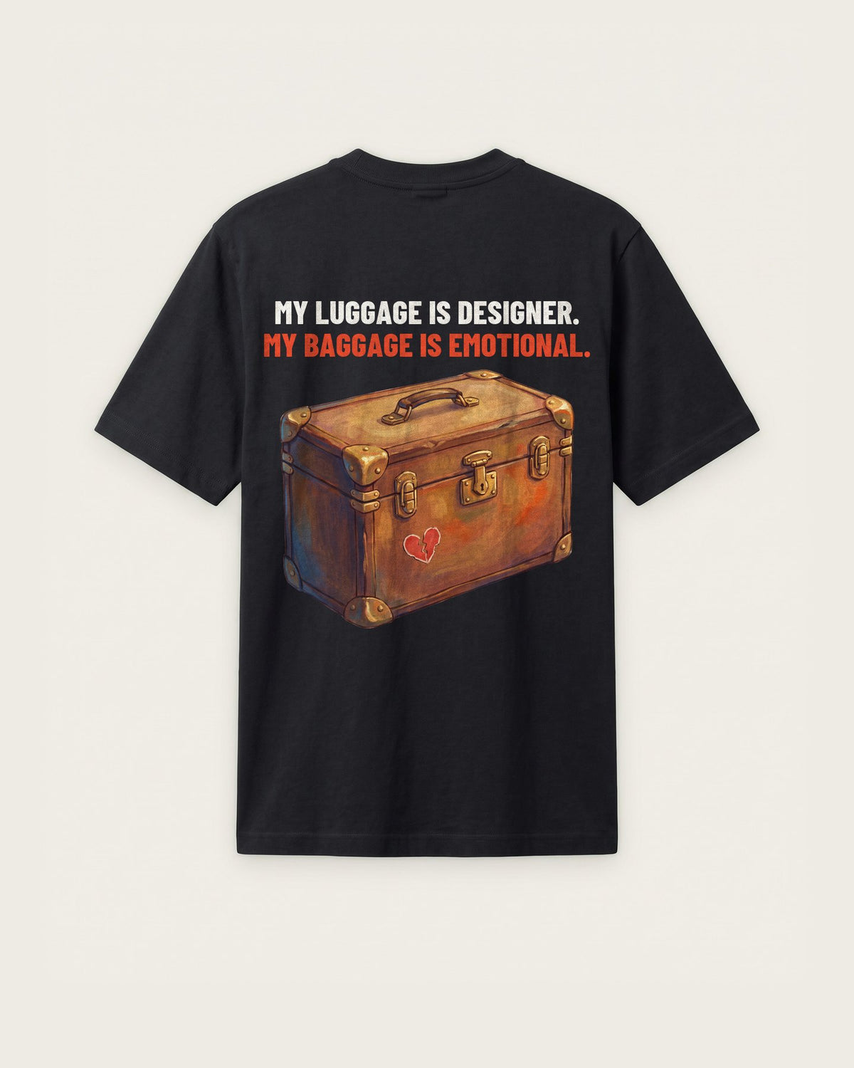 Camiseta “Designer Luggage, Emotional Baggage” — Preto — regular