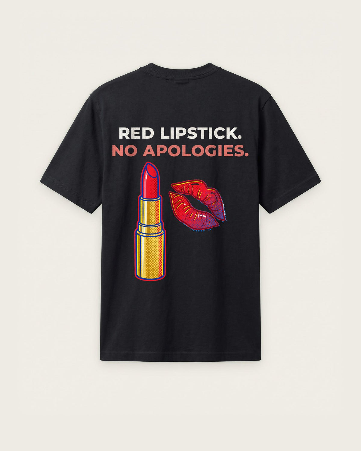 Camiseta “Red Lipstick, No Apologies” — Preto — regular