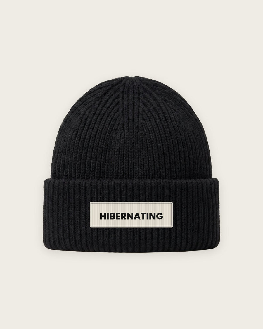 Gorro Canelado “Hibernating With My Investments”