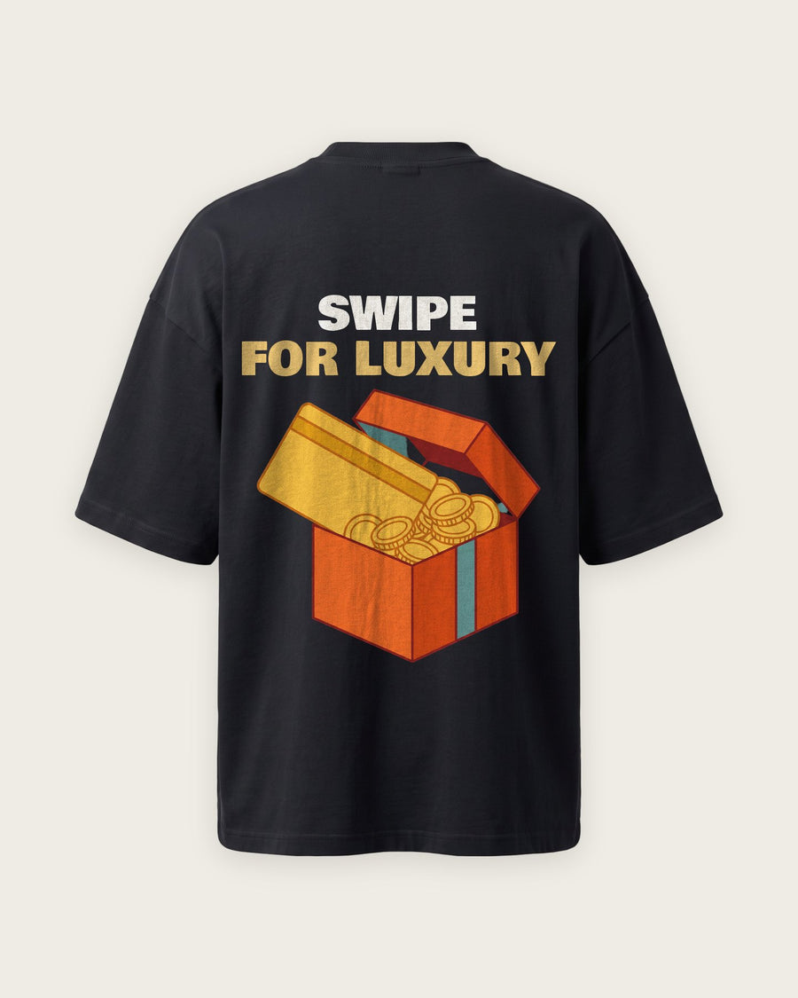 Camiseta Oversized “Swipe for Luxury”