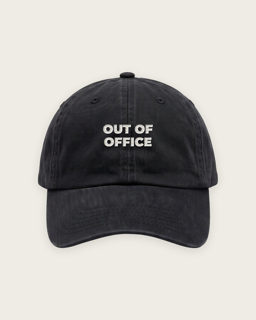 Boné Dad Hat “Out of Office Until September”