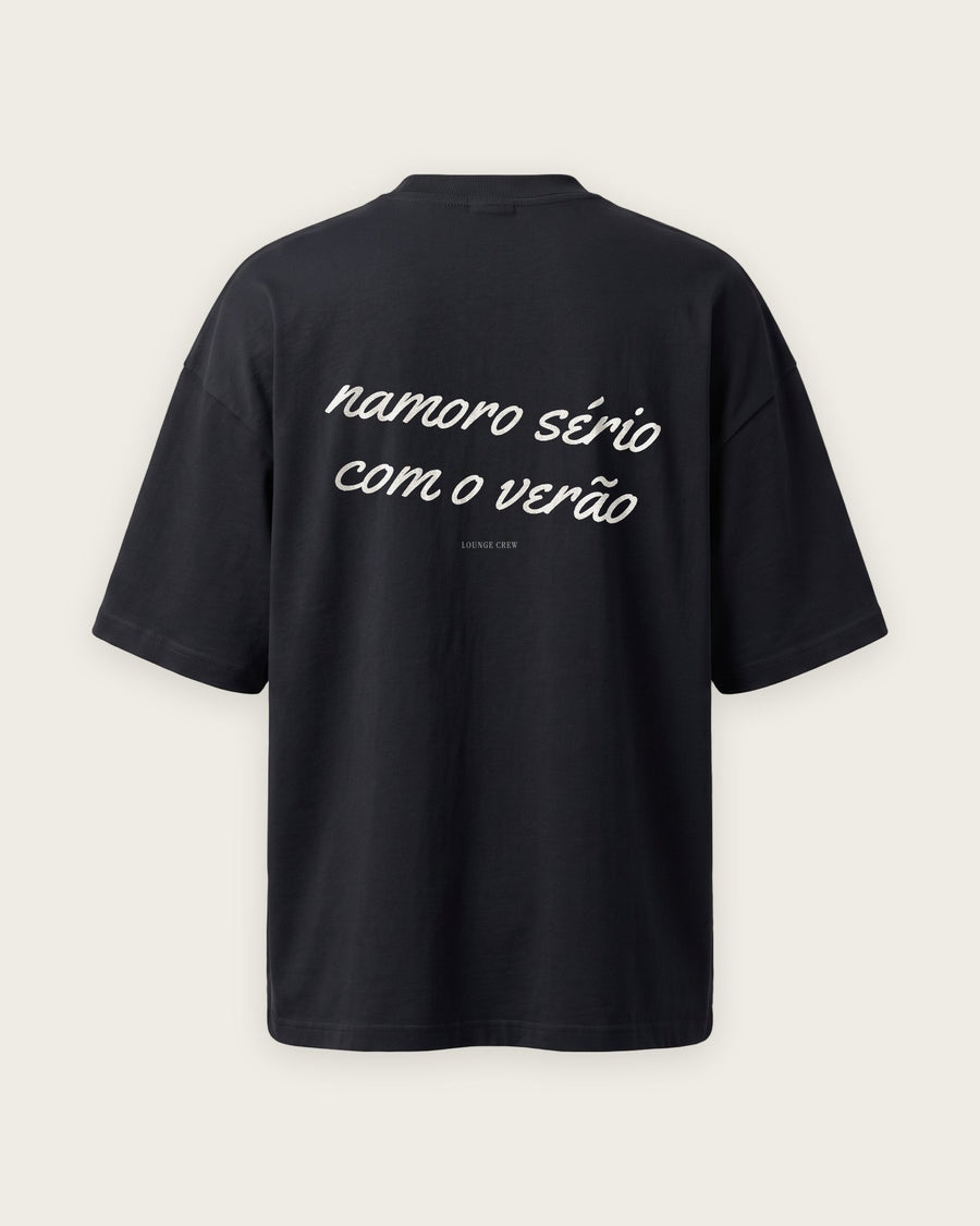 Camiseta Oversized “Namoro Sério com o Verão”
