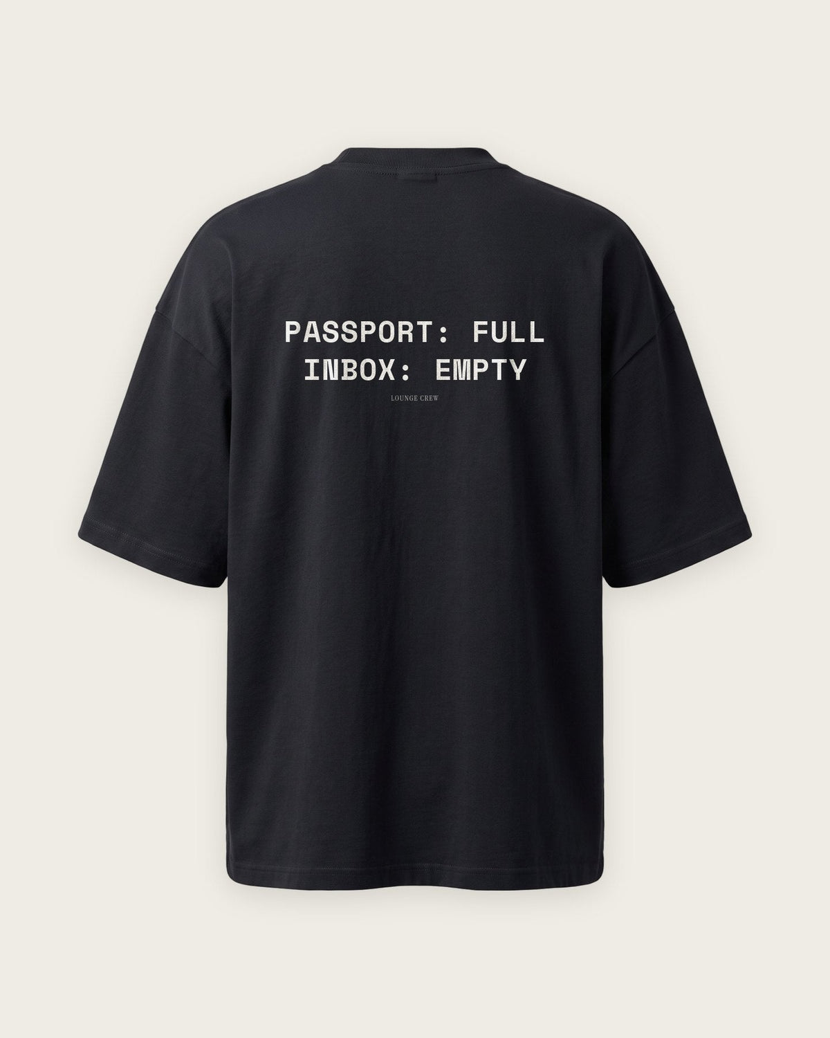 Camiseta Oversized “Passport Full, Inbox Empty” — Preto