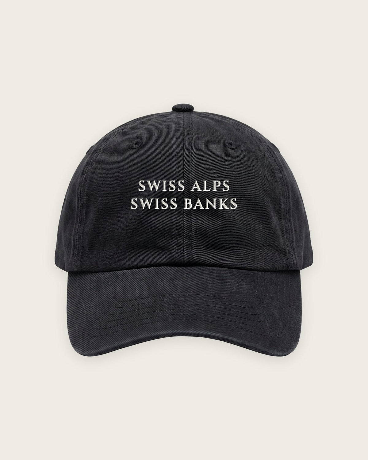 Boné Dad Hat “Swiss Alps, Swiss Banks” — Preto