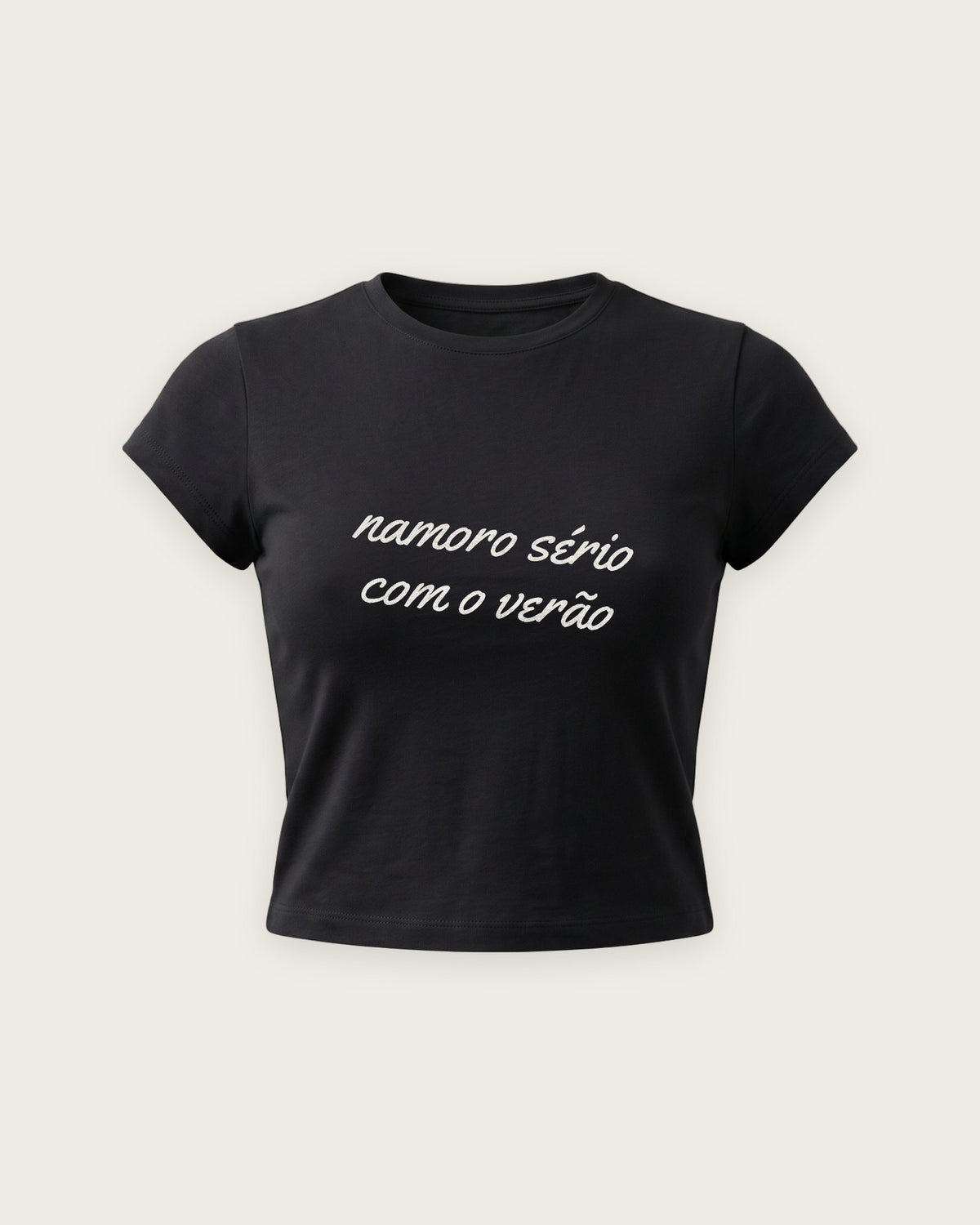 Baby Tee “Namoro Sério com o Verão” — Preto