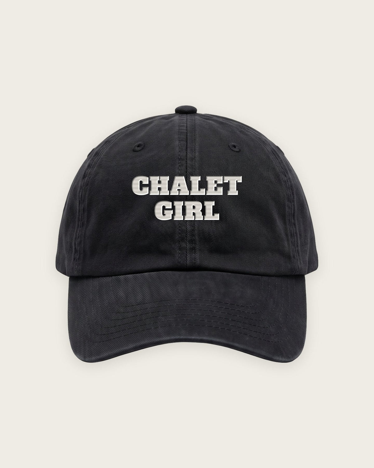 Boné Dad Hat “Chalet Girl” — Preto