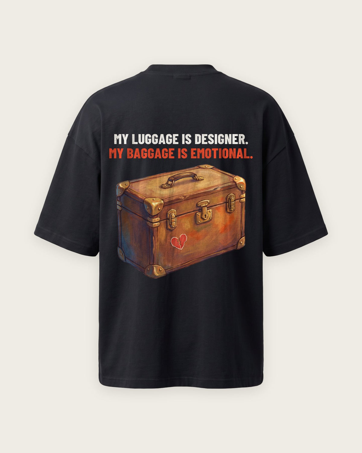 Camiseta “Designer Luggage, Emotional Baggage” — Preto — oversized