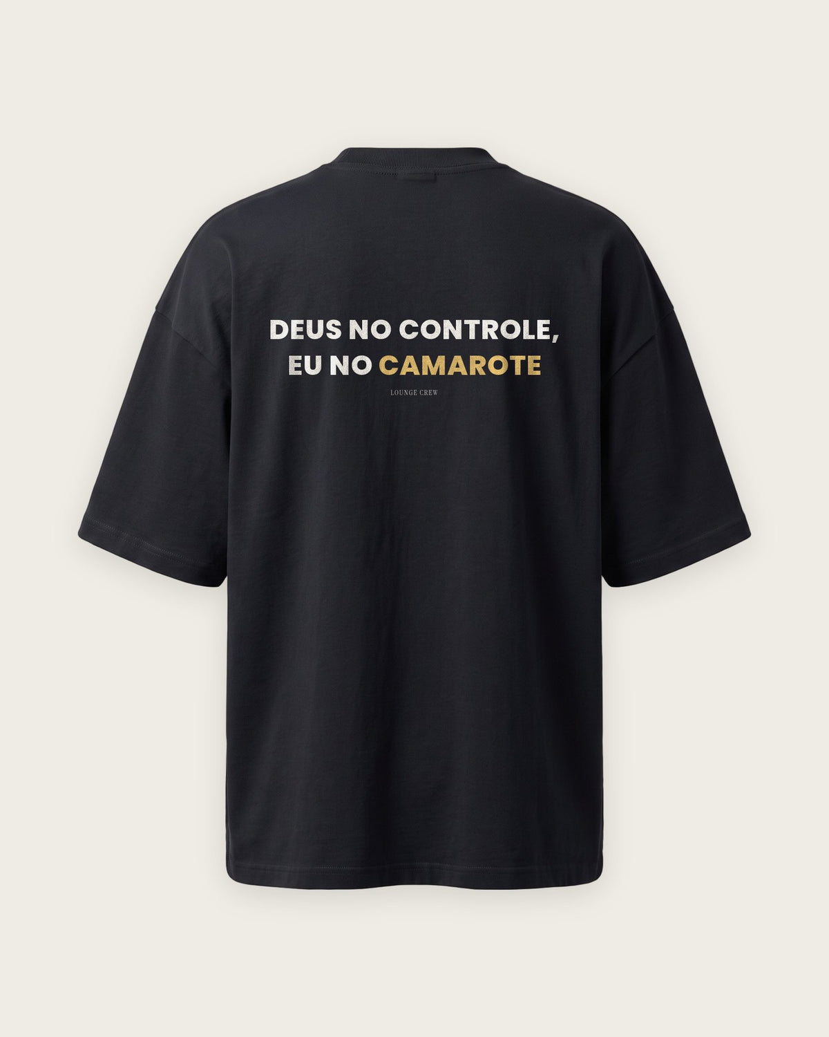 Camiseta Oversized “Deus no Controle, Eu no Camarote” — Preto